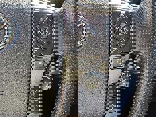 Used 2019 Toyota Tacoma TRD Off-Road w/ Technology Package image 18