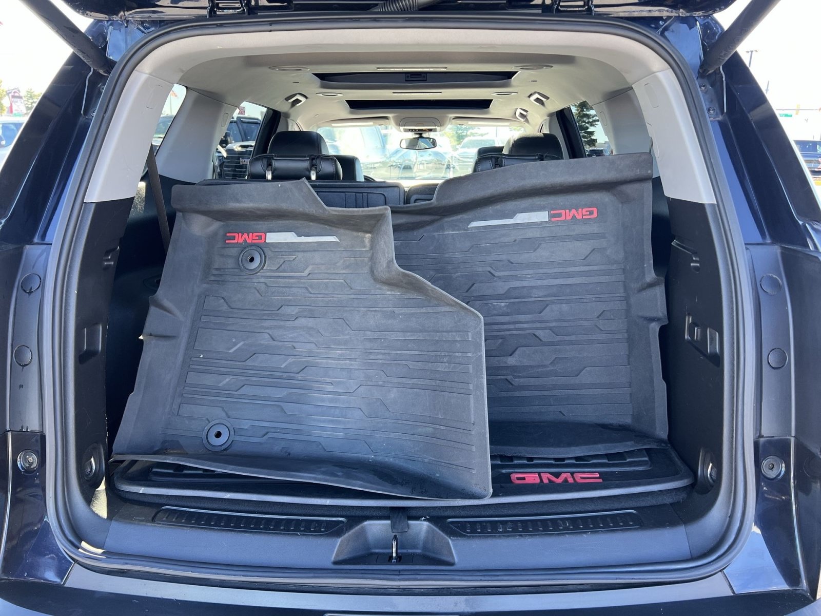 Used 2022 GMC Acadia AT4 w/ LPO, Floor Liner Package AWD/4WD image 27