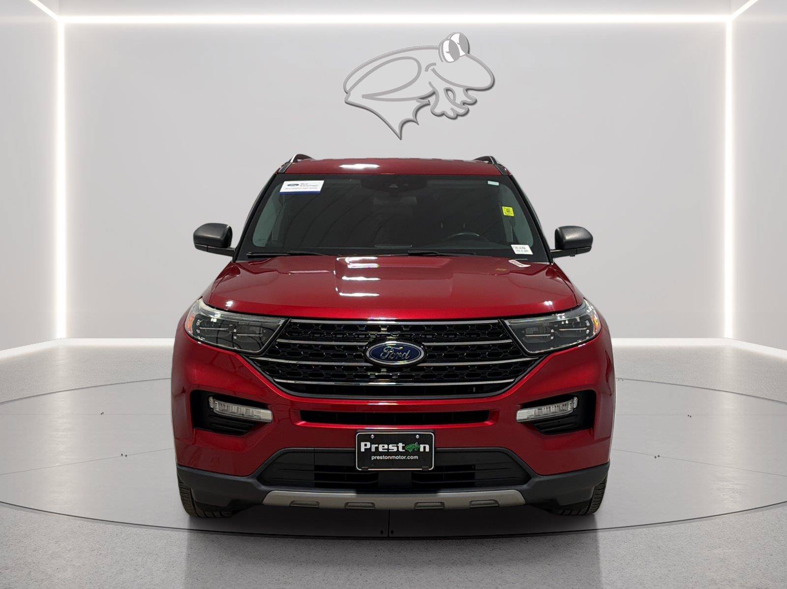 Certified 2021 Ford Explorer XLT w/ Equipment Group 202A AWD/4WD image 8