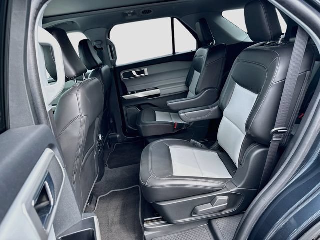 Certified 2022 Ford Explorer XLT w/ Equipment Group 202A AWD/4WD image 33