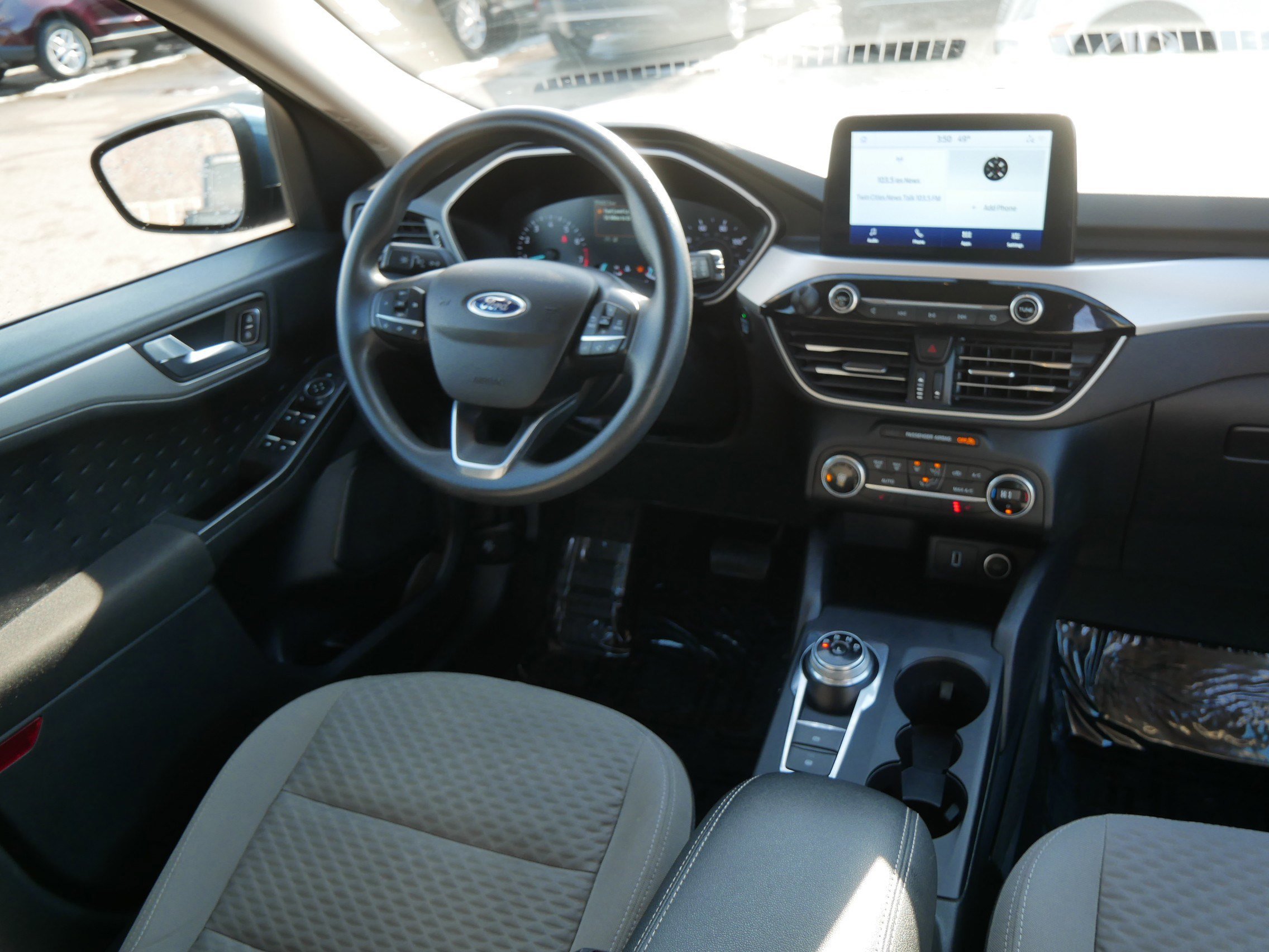 Certified 2020 Ford Escape SE image 9