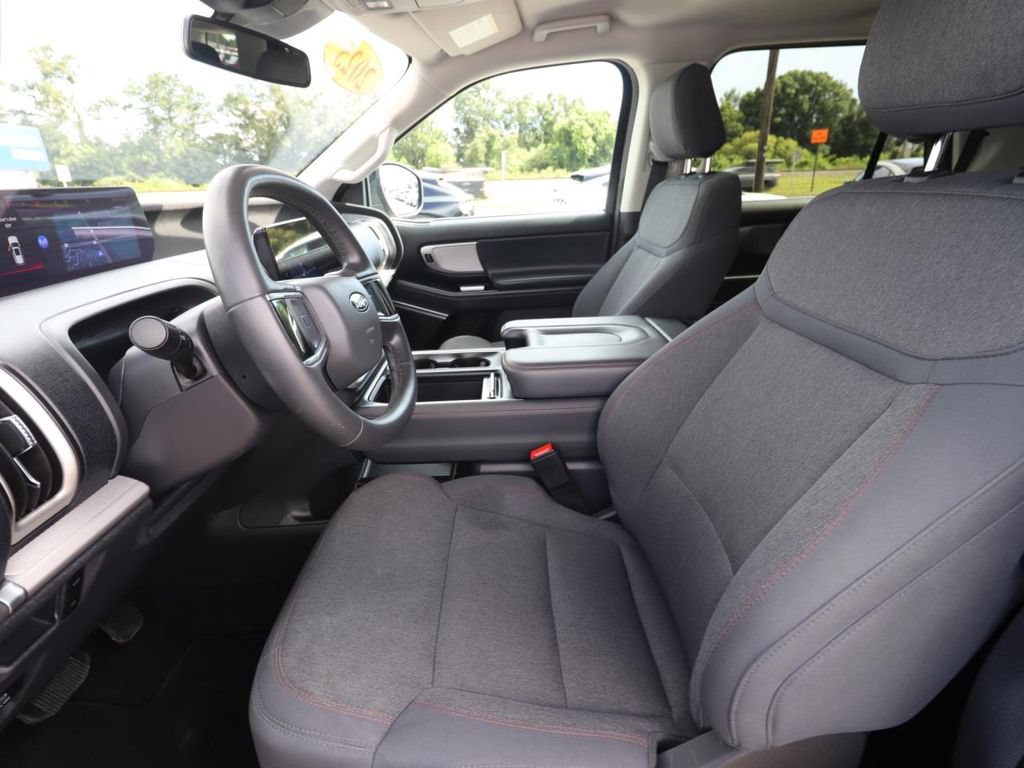 Certified 2025 Ford Expedition Active RWD image 2