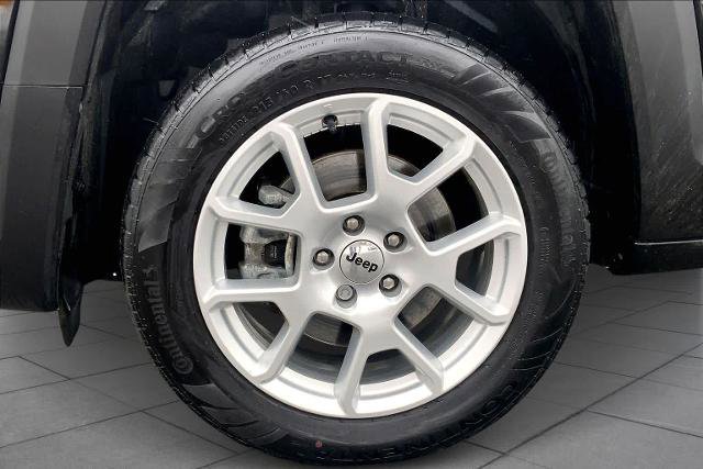 Used 2023 Jeep Renegade Latitude w/ Premium Group image 11