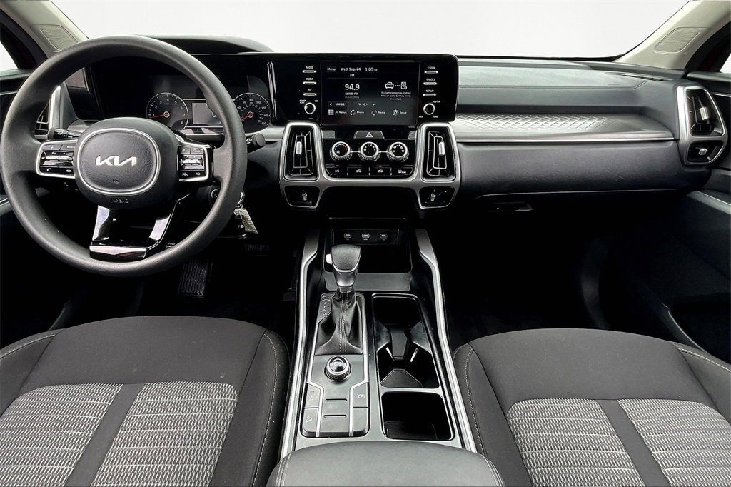 Used 2022 Kia Sorento LX image 15