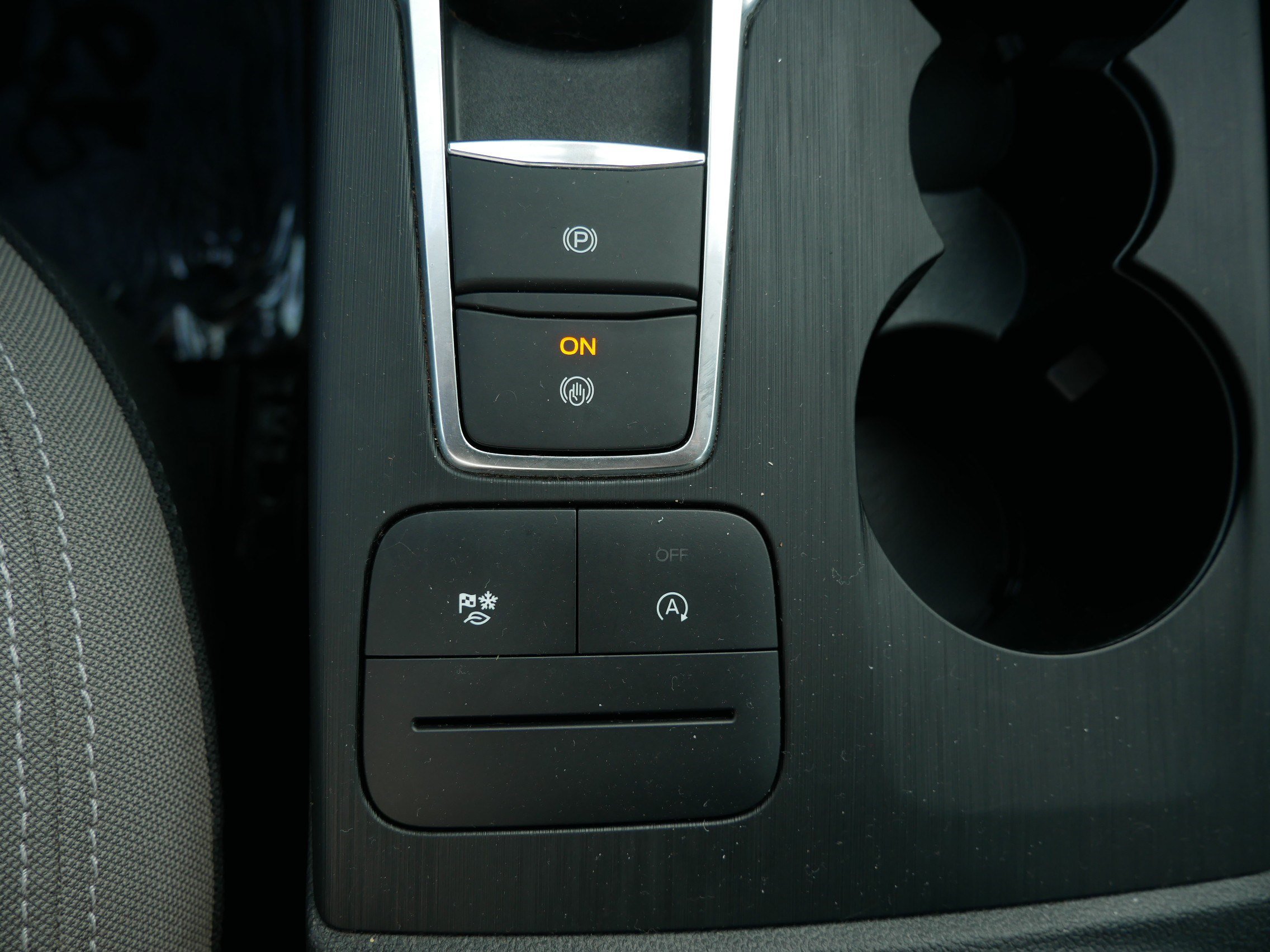 Certified 2020 Ford Escape S AWD/4WD image 32