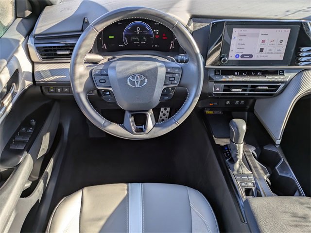 Used 2025 Toyota Camry SE image 14