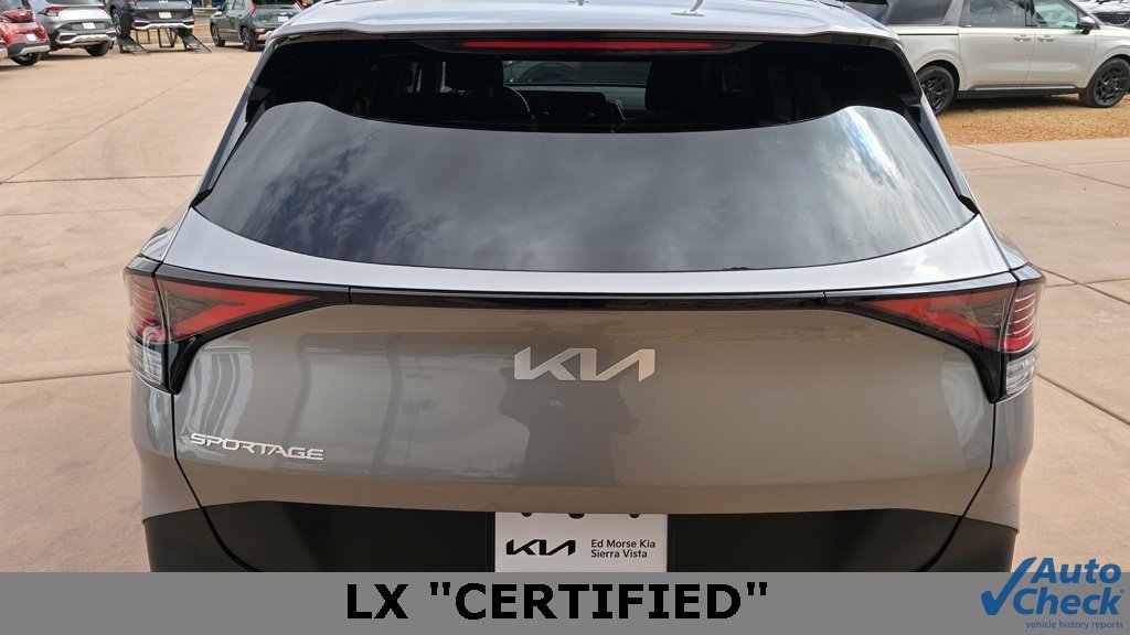 Used 2025 Kia Sportage LX image 9