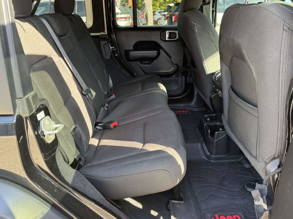 Used 2022 Jeep Wrangler Unlimited Sport AWD/4WD image 16