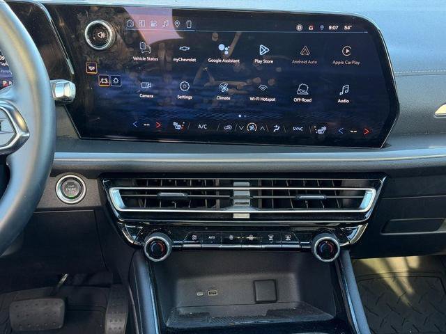 Used 2024 Chevrolet Traverse LT FWD image 14
