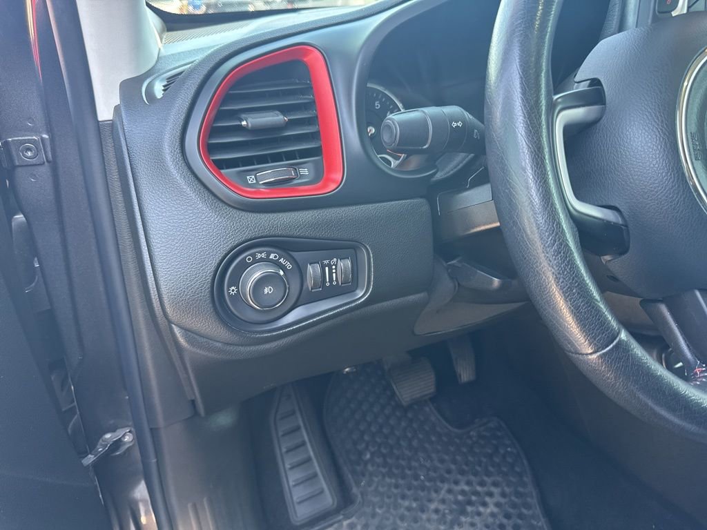 Used 2021 Jeep Renegade Trailhawk w/ Sun & Sound Group image 7