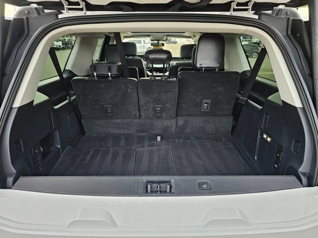 Certified 2025 Ford Expedition Max Platinum image 10