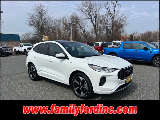 Certified 2024 Ford Escape ST-Line Select w/ Tech Pack #2 AWD/4WD image 5