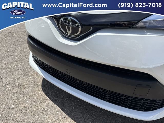 Used 2021 Toyota C-HR XLE image 10