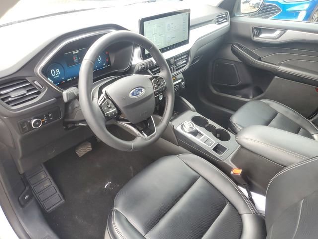 Certified 2024 Ford Escape Platinum AWD/4WD image 11