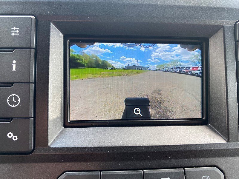Certified 2022 Ford F550 4x4 Regular Cab Super Duty image 36