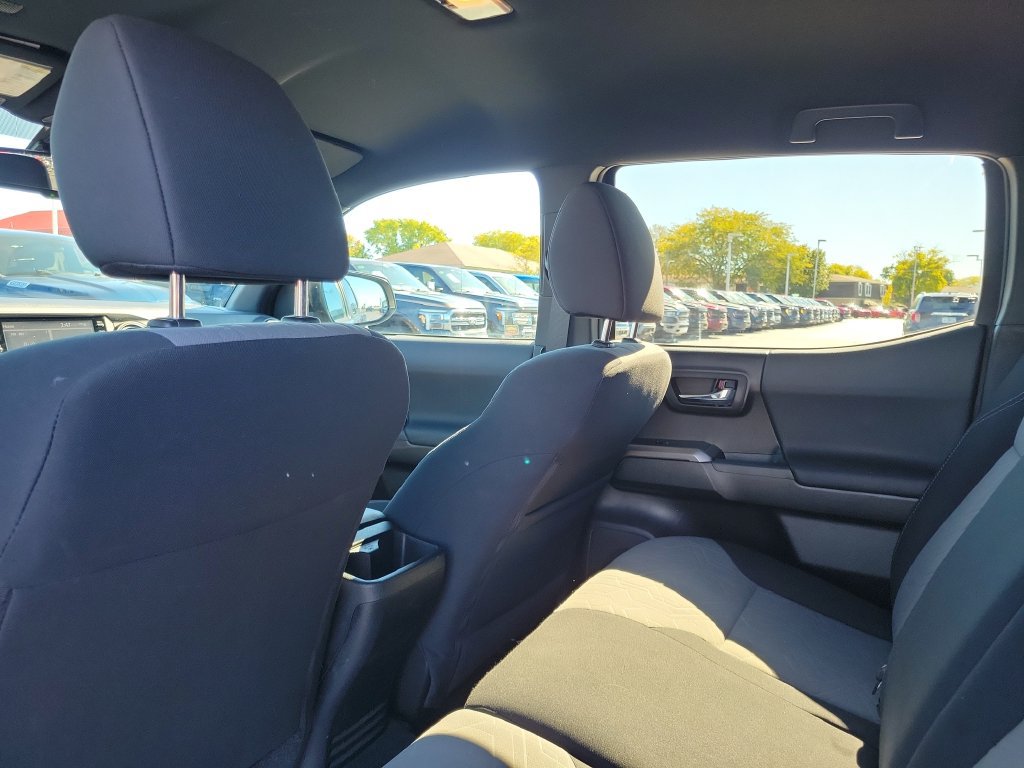 Used 2020 Toyota Tacoma TRD Sport AWD/4WD image 17