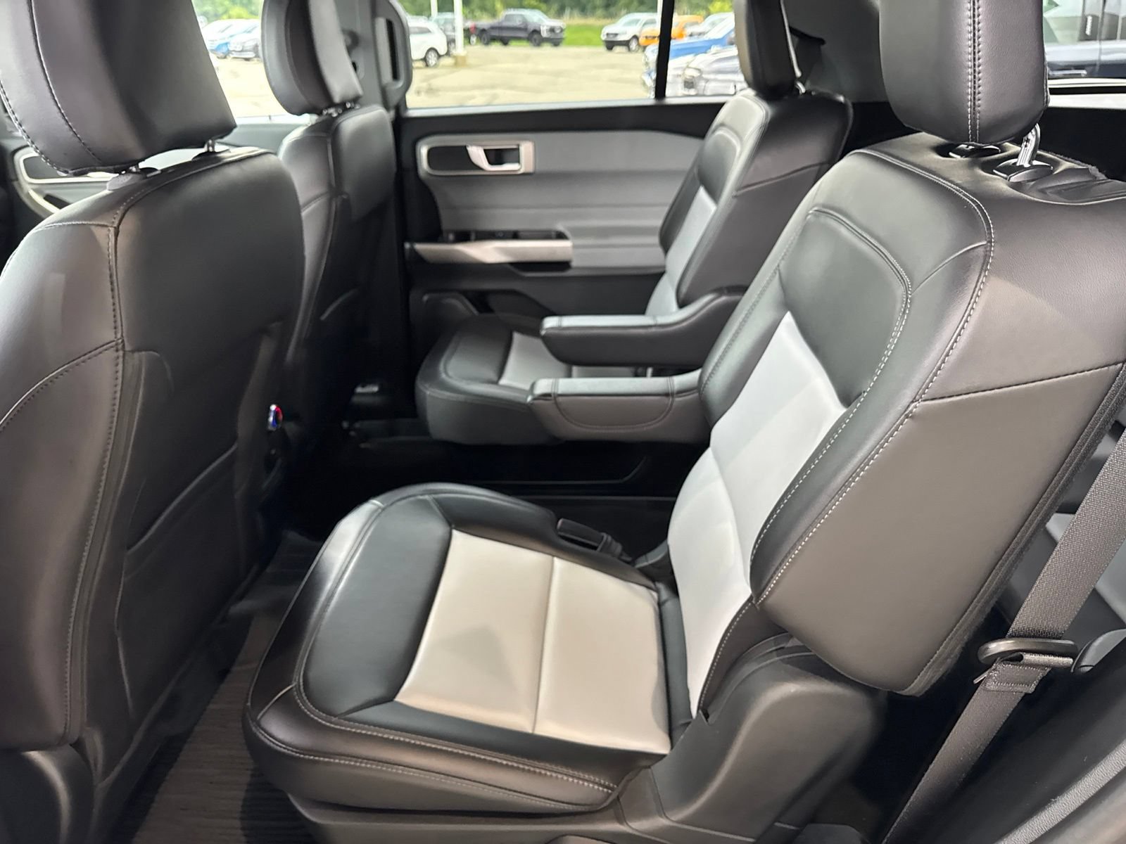 Certified 2024 Ford Explorer XLT w/ Equipment Group 202A AWD/4WD image 35
