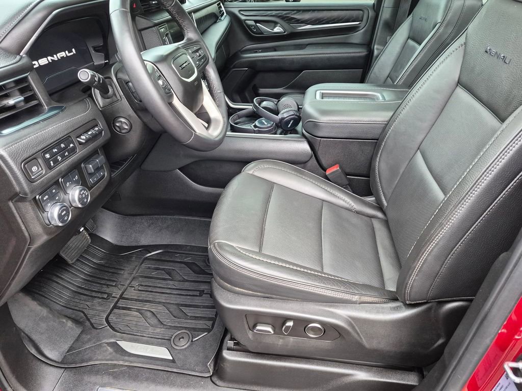 Used 2023 GMC Yukon Denali w/ Denali Reserve Package image 10