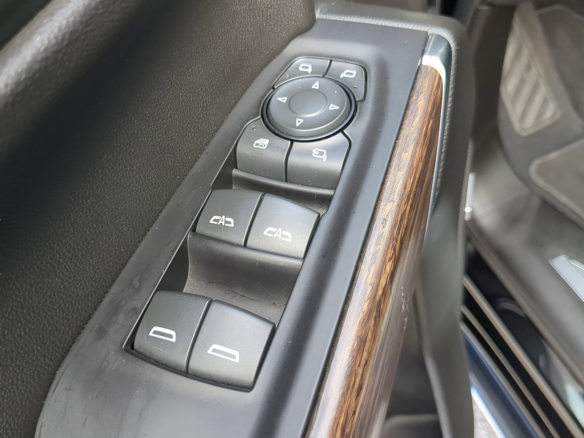 Used 2019 Chevrolet Silverado 1500 High Country w/ Technology Package image 55