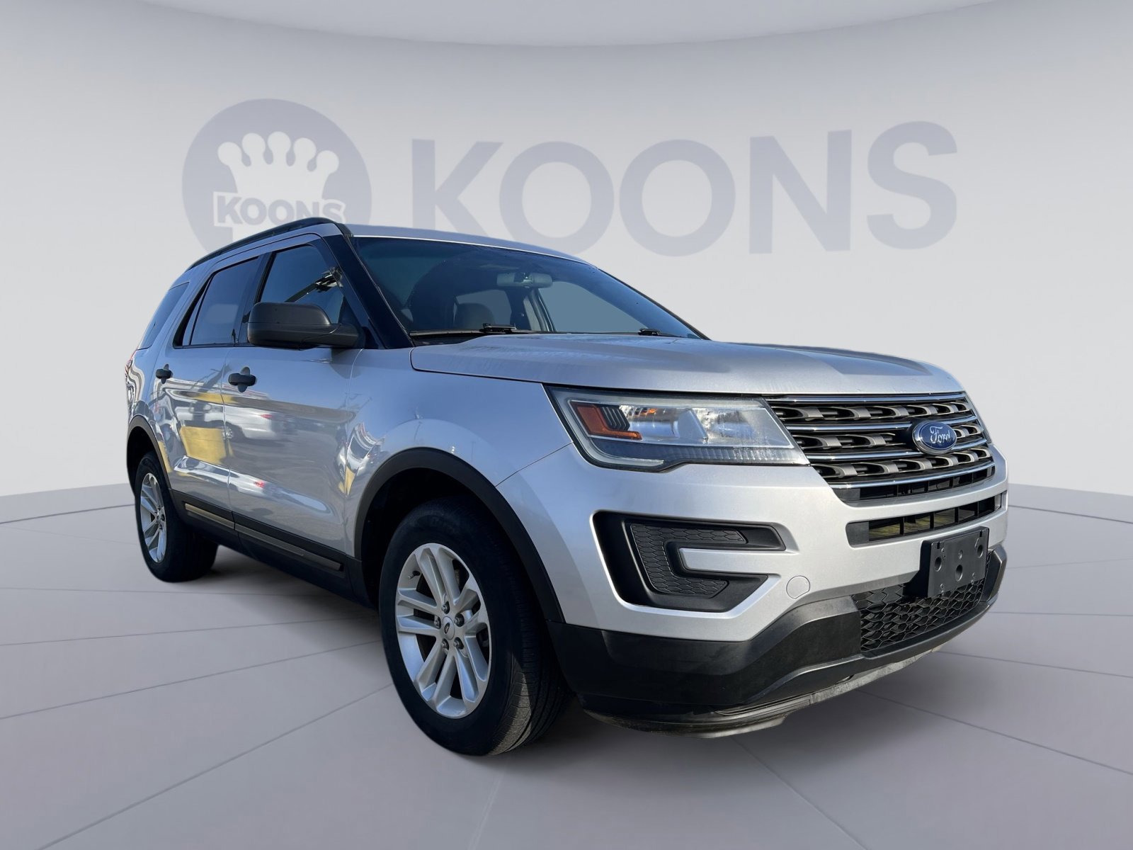 Certified 2017 Ford Explorer 4WD image 3