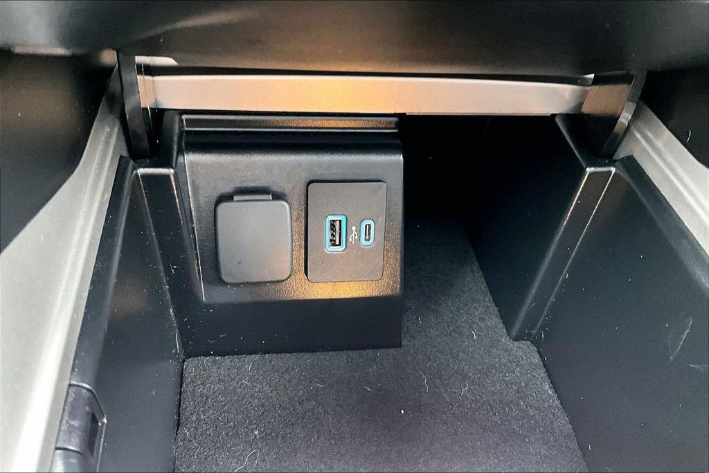 Certified 2024 Ford Explorer ST w/ Equipment Group 401A image 28