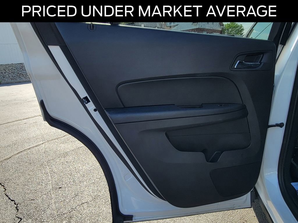 Used 2017 Chevrolet Equinox LT image 12