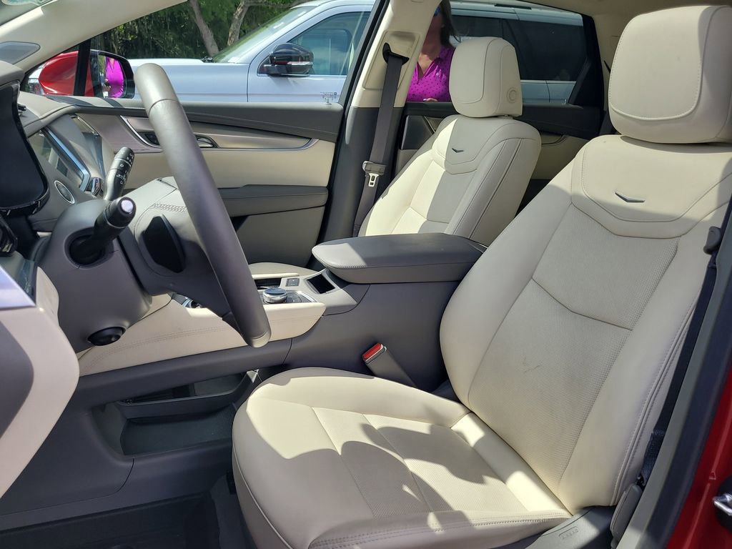 Used 2023 Cadillac XT5 Premium Luxury image 17