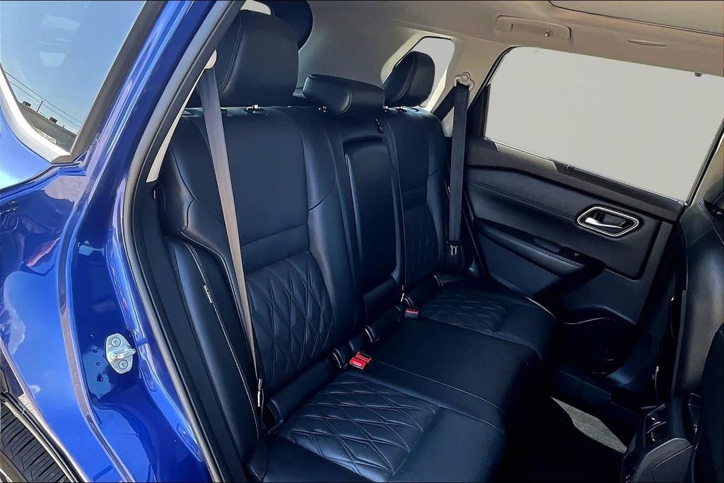Used 2021 Nissan Rogue Platinum AWD/4WD image 27
