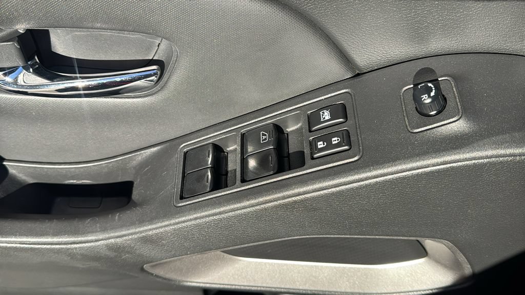 Used 2022 Nissan Frontier SV w/ Technology Package RWD image 19
