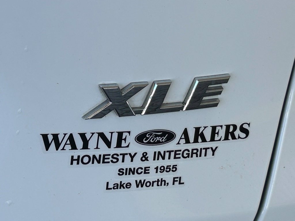 Used 2022 Toyota RAV4 XLE FWD image 22