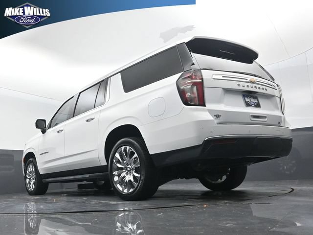 Used 2022 Chevrolet Suburban LT RWD image 21
