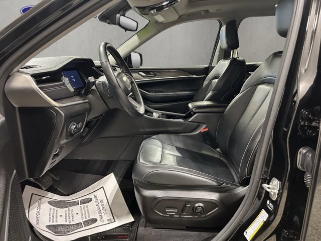 Used 2022 Jeep Grand Cherokee L Limited w/ Black Appearance Package AWD/4WD image 12