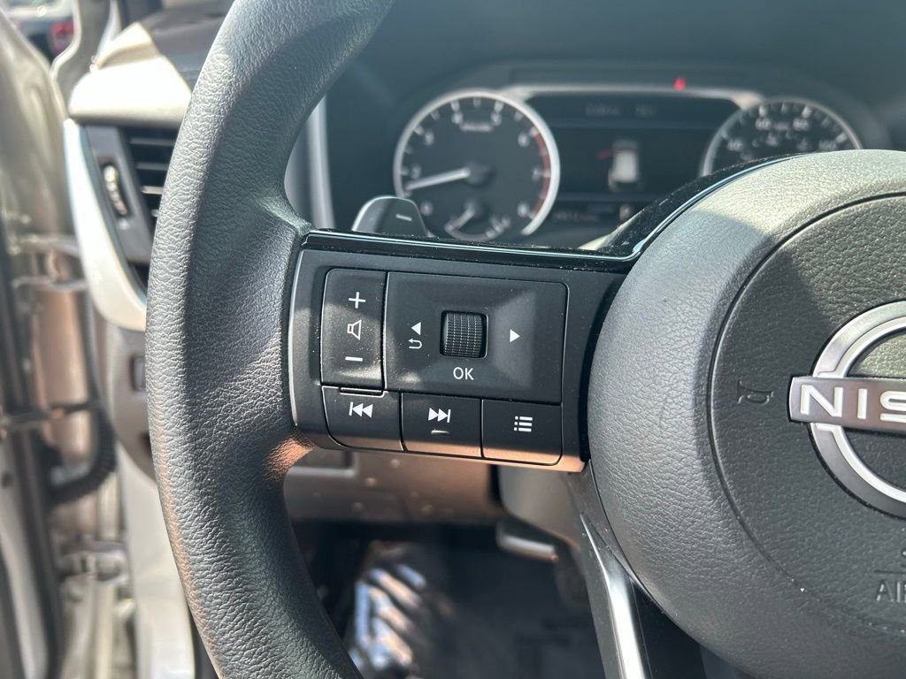 Used 2023 Nissan Rogue SV FWD image 22