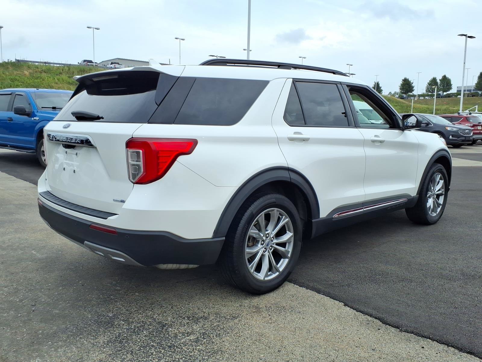 Certified 2020 Ford Explorer XLT w/ Equipment Group 202A AWD/4WD image 6