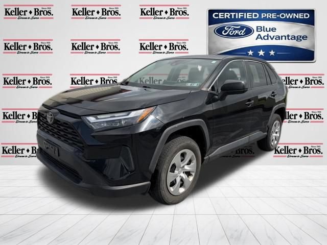 Used 2023 Toyota RAV4 LE AWD/4WD image 3