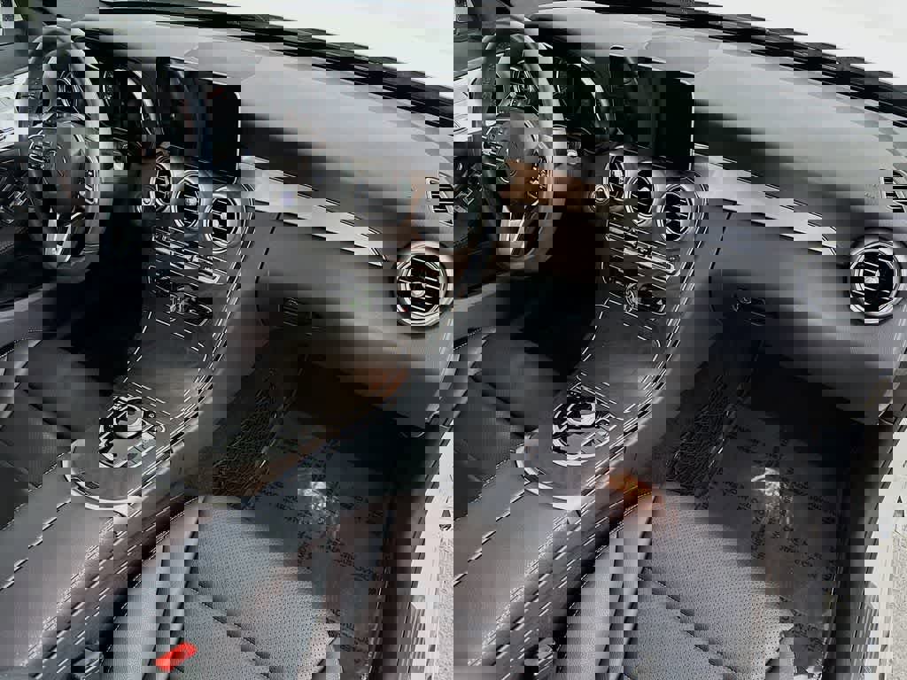 Used 2020 Mercedes-Benz C 300 Sedan image 32