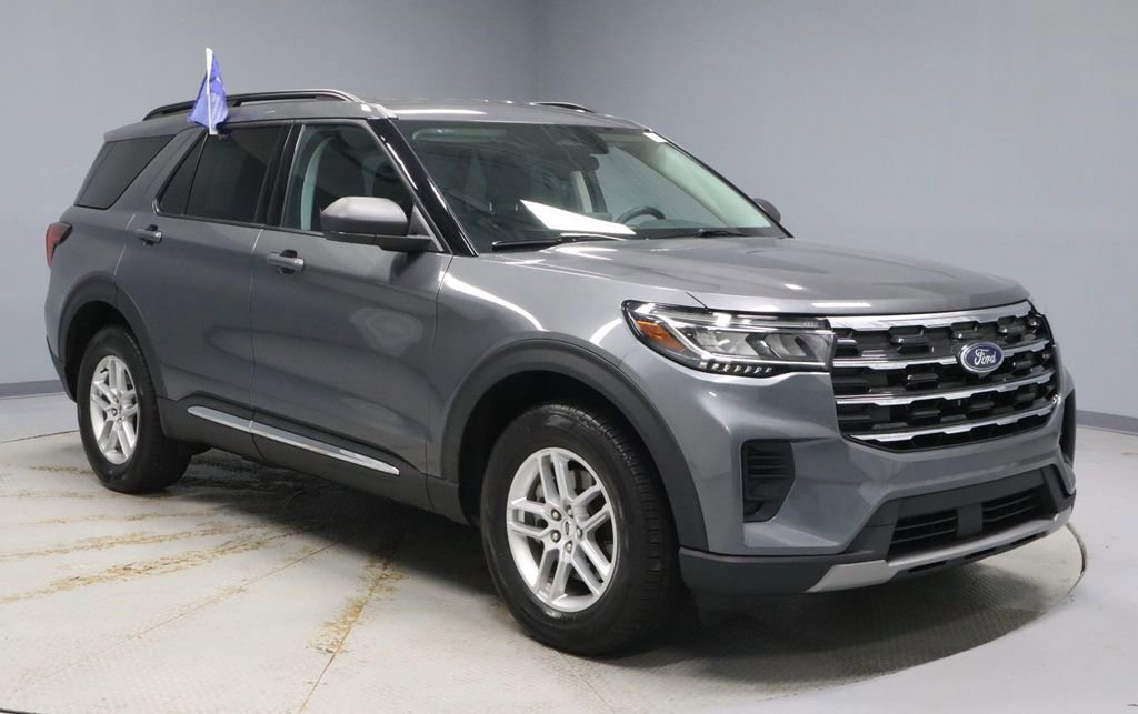 Certified 2025 Ford Explorer Active image 7