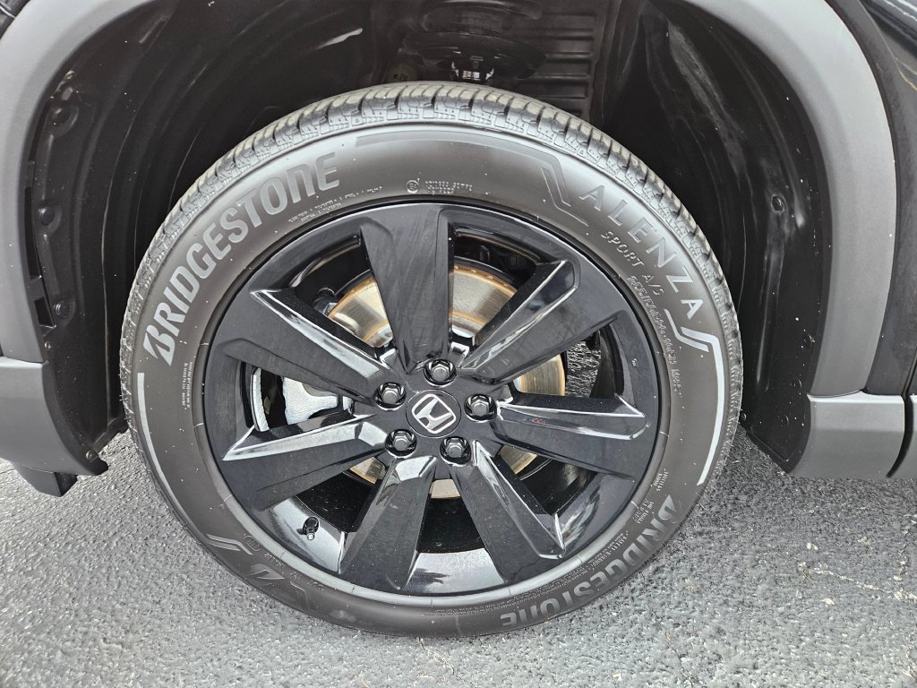 Used 2025 Honda Pilot Black Edition image 9