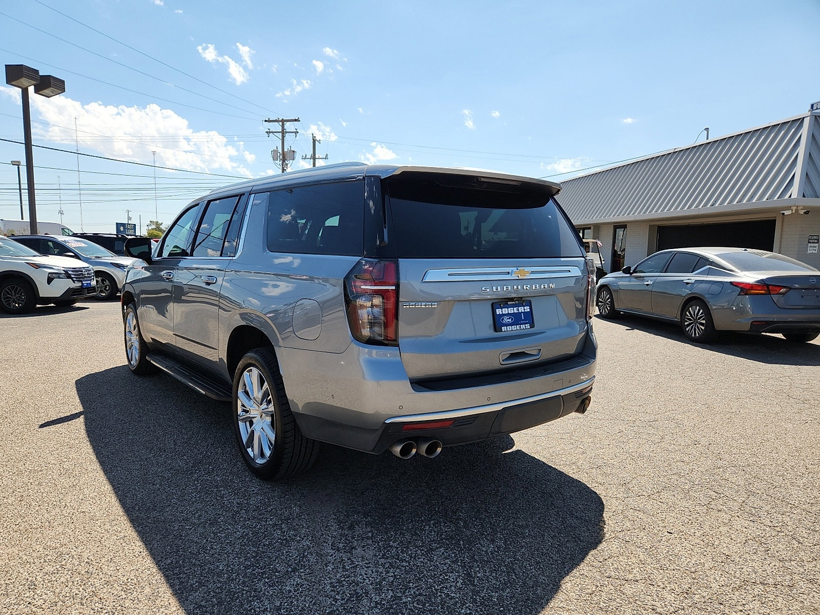 Used 2024 Chevrolet Suburban High Country w/ Advanced Technology Package image 3