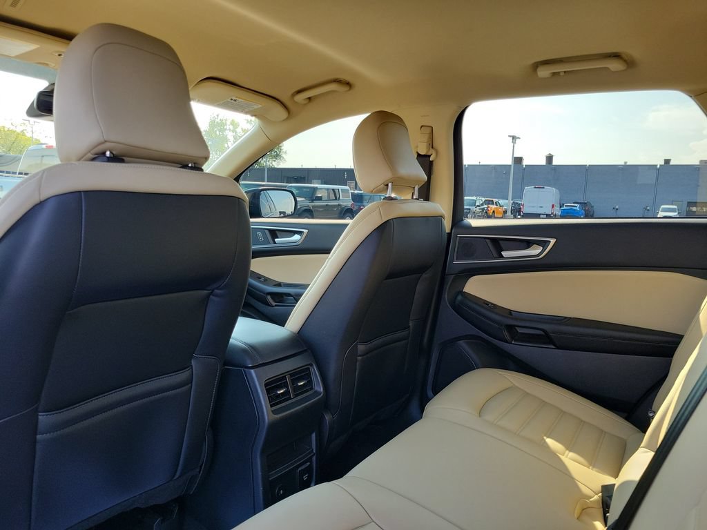 Certified 2024 Ford Edge SEL w/ Convenience Package AWD/4WD image 16
