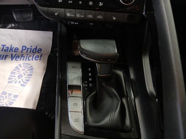 Used 2022 Hyundai Elantra SEL w/ Convenience Package image 16