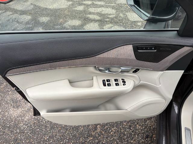Used 2023 Volvo XC90 B6 Ultimate w/ Protection Package image 11