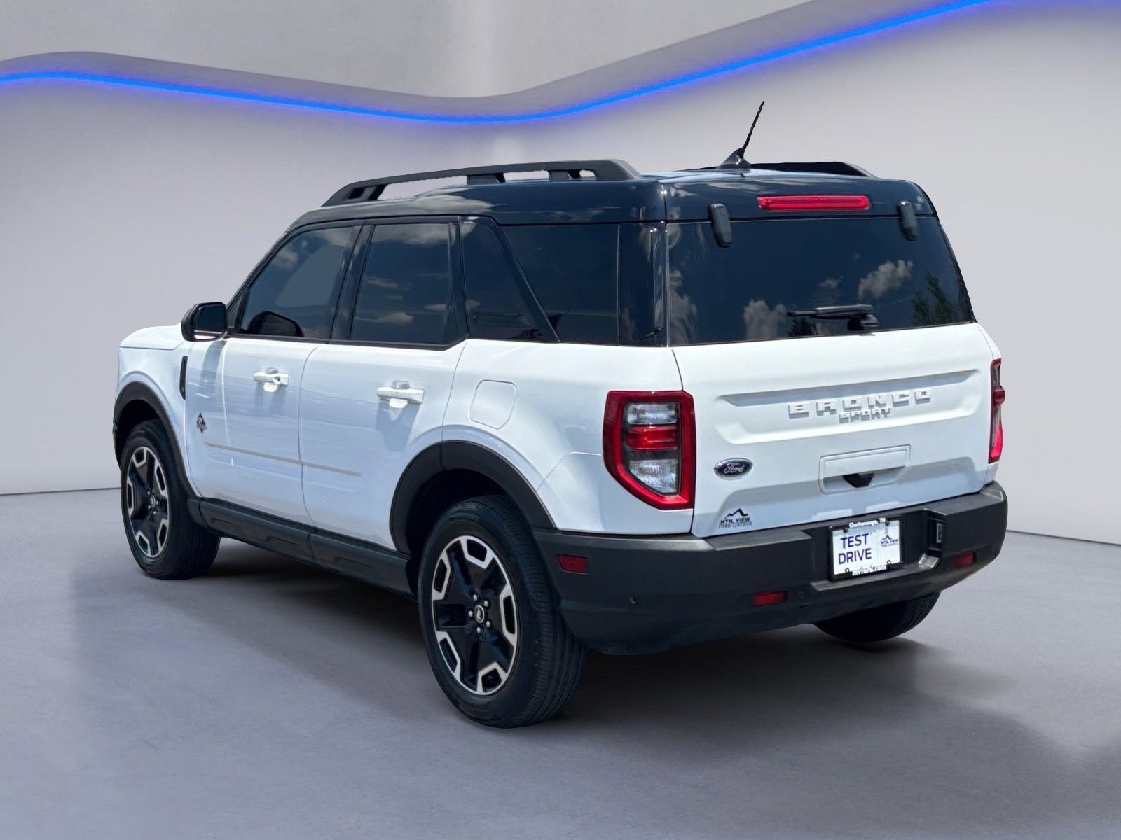Certified 2024 Ford Bronco Sport Outer Banks w/ Tech Package AWD/4WD image 3