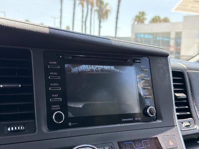 Used 2018 Toyota Sienna SE Premium w/ Carpet Mat Package FWD image 27