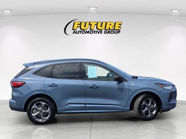 Certified 2023 Ford Escape ST-Line w/ Tech Pack #1 AWD/4WD image 3