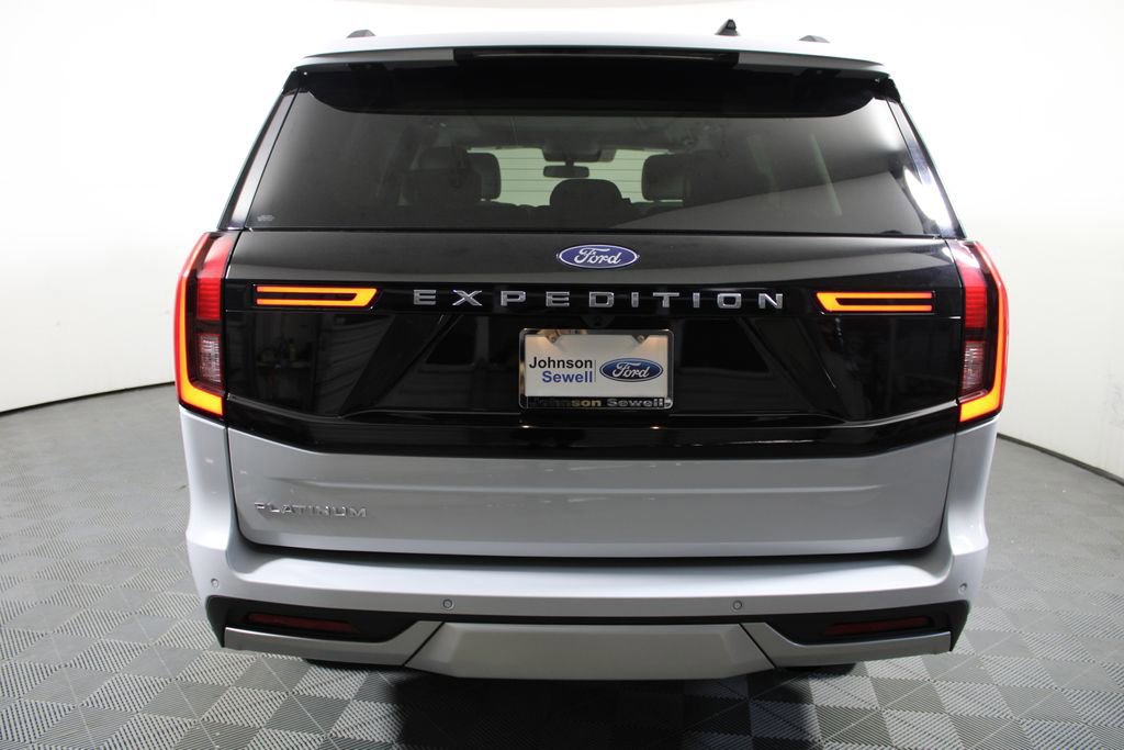 Certified 2025 Ford Expedition Platinum image 3