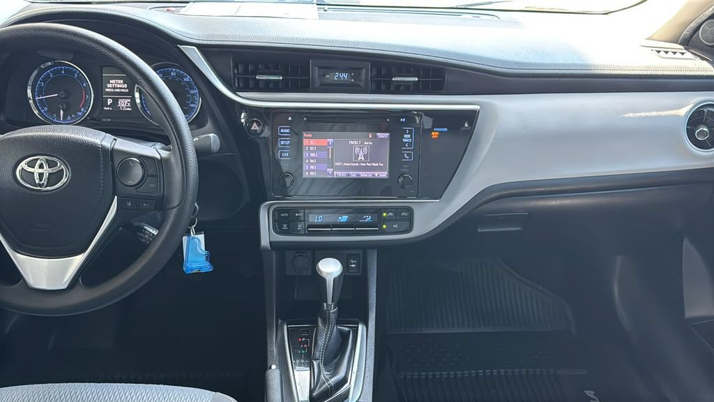 Used 2019 Toyota Corolla LE w/ Carpet Mat Package (TMS) FWD image 9