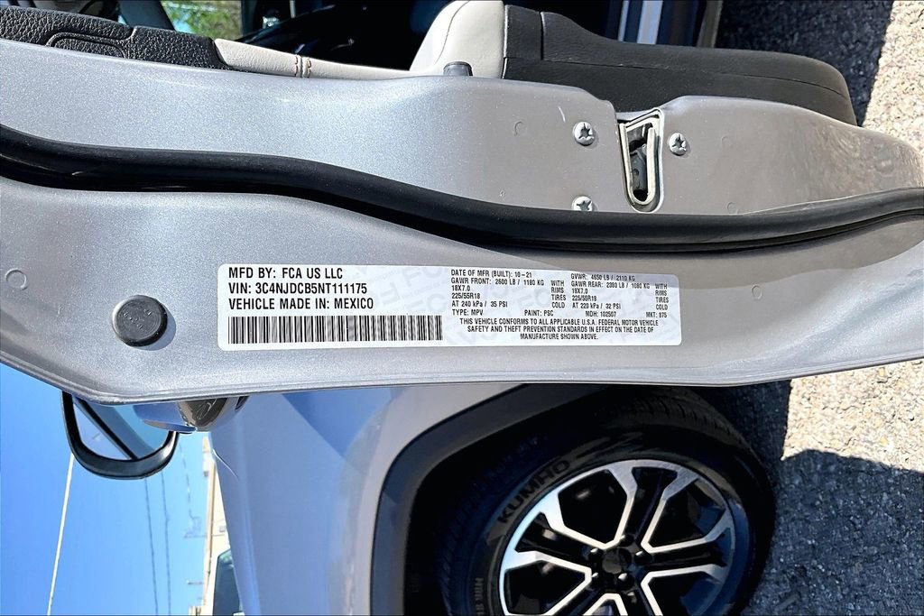 Used 2022 Jeep Compass Limited image 35