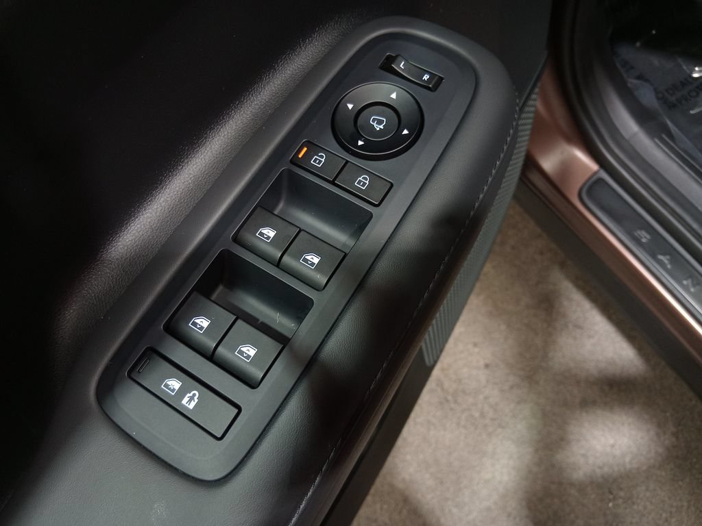 Used 2025 Hyundai Santa Fe Calligraphy AWD/4WD image 17