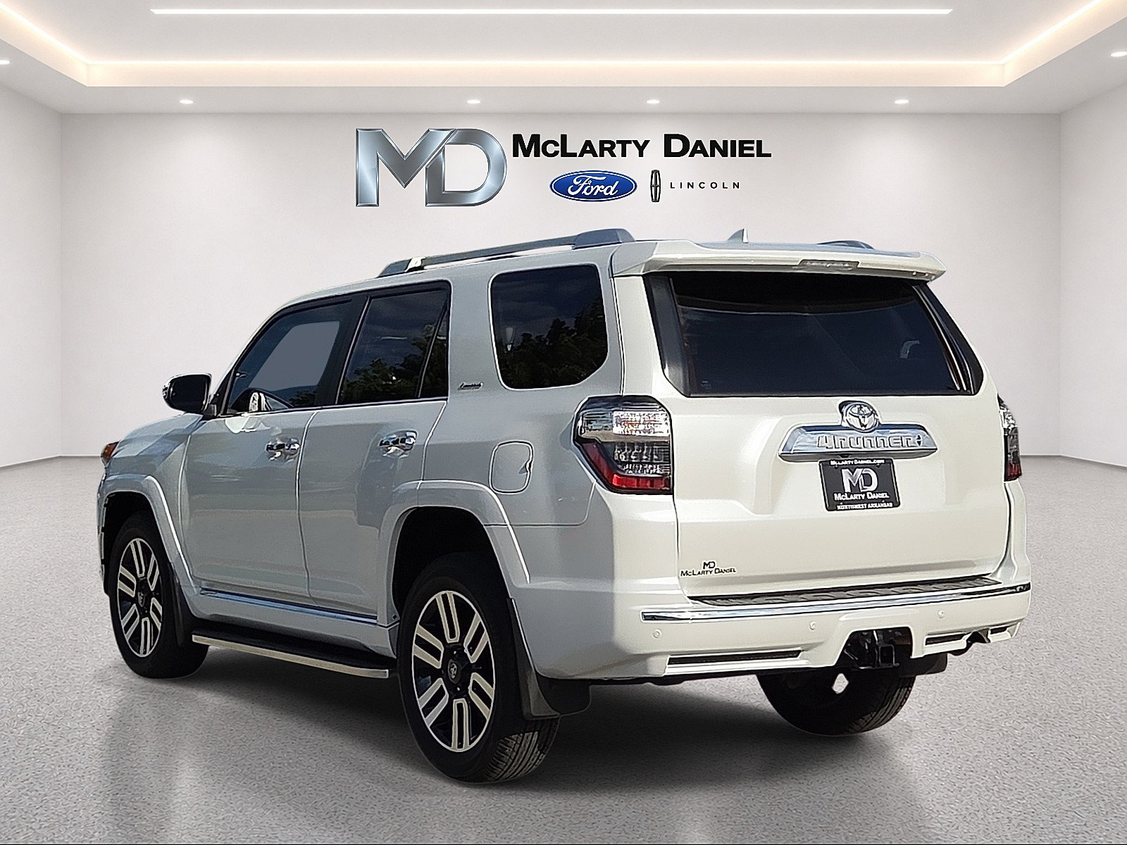 Used 2024 Toyota 4Runner Limited AWD/4WD image 4